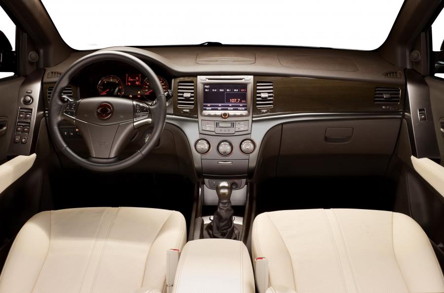  SsangYong Actyon 2011 года  (фото 18 из 23)